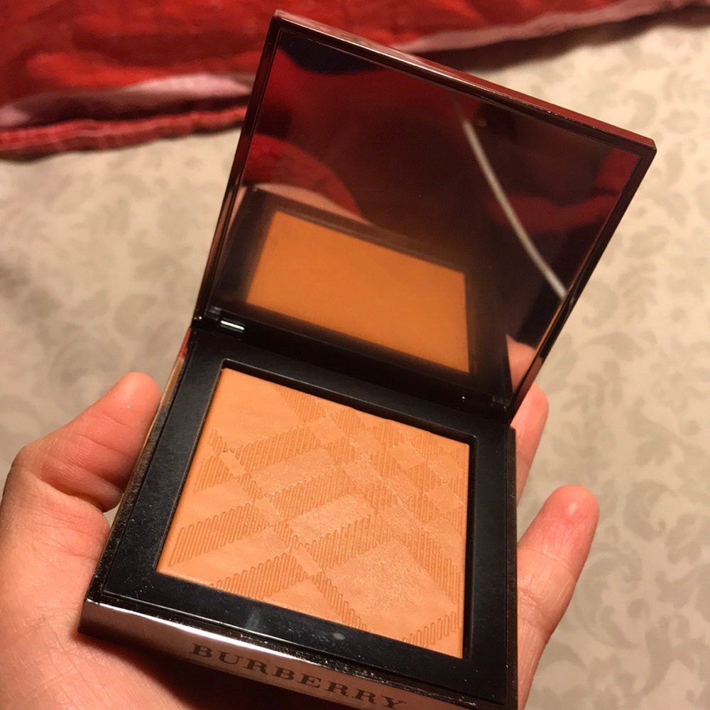 Burberry Almond Nude Powder
